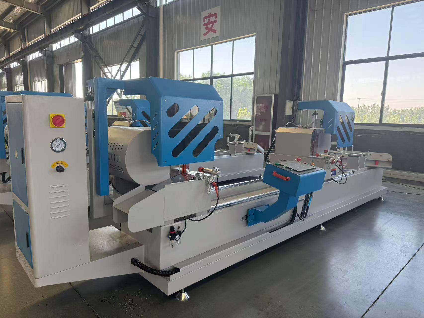 450mm CNC İki Başlı Daxili Swing Dəqiq Kəsmə Testerəsi (45°/90°)