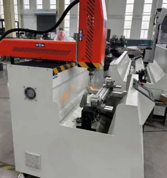Böyük Bölmə Sənaye Alüminium Profilləri üçün 800 mm Yüksək Sərtlikdə Həssas CNC Emal Mərkəzi