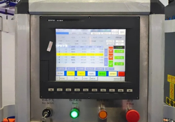 Yüksək dəqiqlikli 4 başlı CNC alüminium pərdə divar qazma maşını