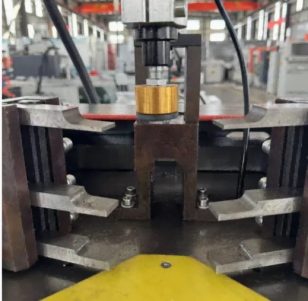 Yüksək Güclü 140 mm Alüminium Künc Birleştirici Maşın