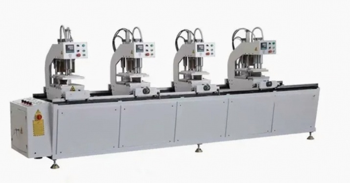 Peşəkar PVC UPVC Rəngli Pəncərə Profilli CNC Dikişsiz Qaynaq Maşınları 4 Servo İdarəetmə Başlığı ilə